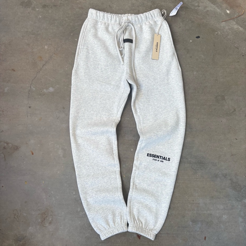 Fear of God Essentials light oatmeal Hoodie & sweatpants - Picture 2 of 8
